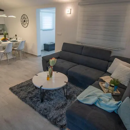 Kuca Za Odmor Lilly *