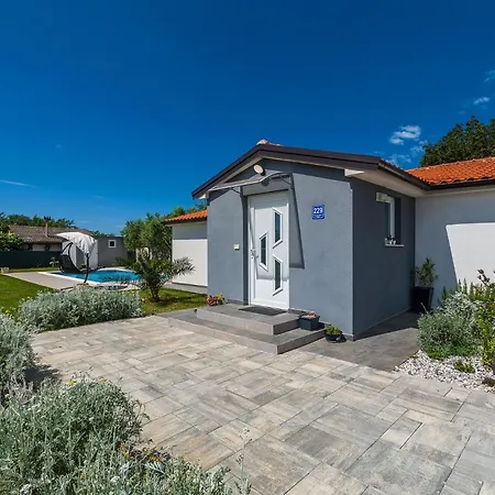 Kuca Za Odmor Lilly Pula