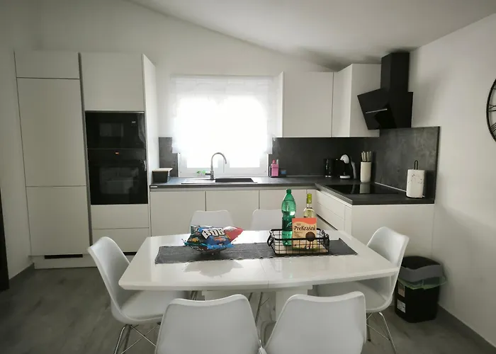 Kuca Za Odmor Lilly 빌라 풀라