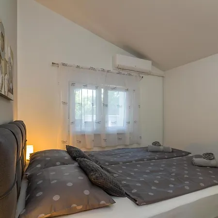 Kuca Za Odmor Lilly Villa Pola