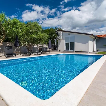 Kuca Za Odmor Lilly Pola