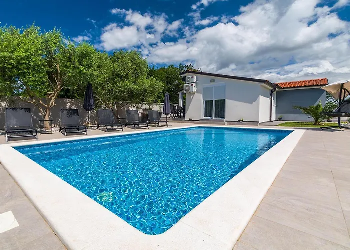 Kuca Za Odmor Lilly Pula